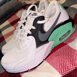 Nike Women's Sneakers - White, Black, and Green